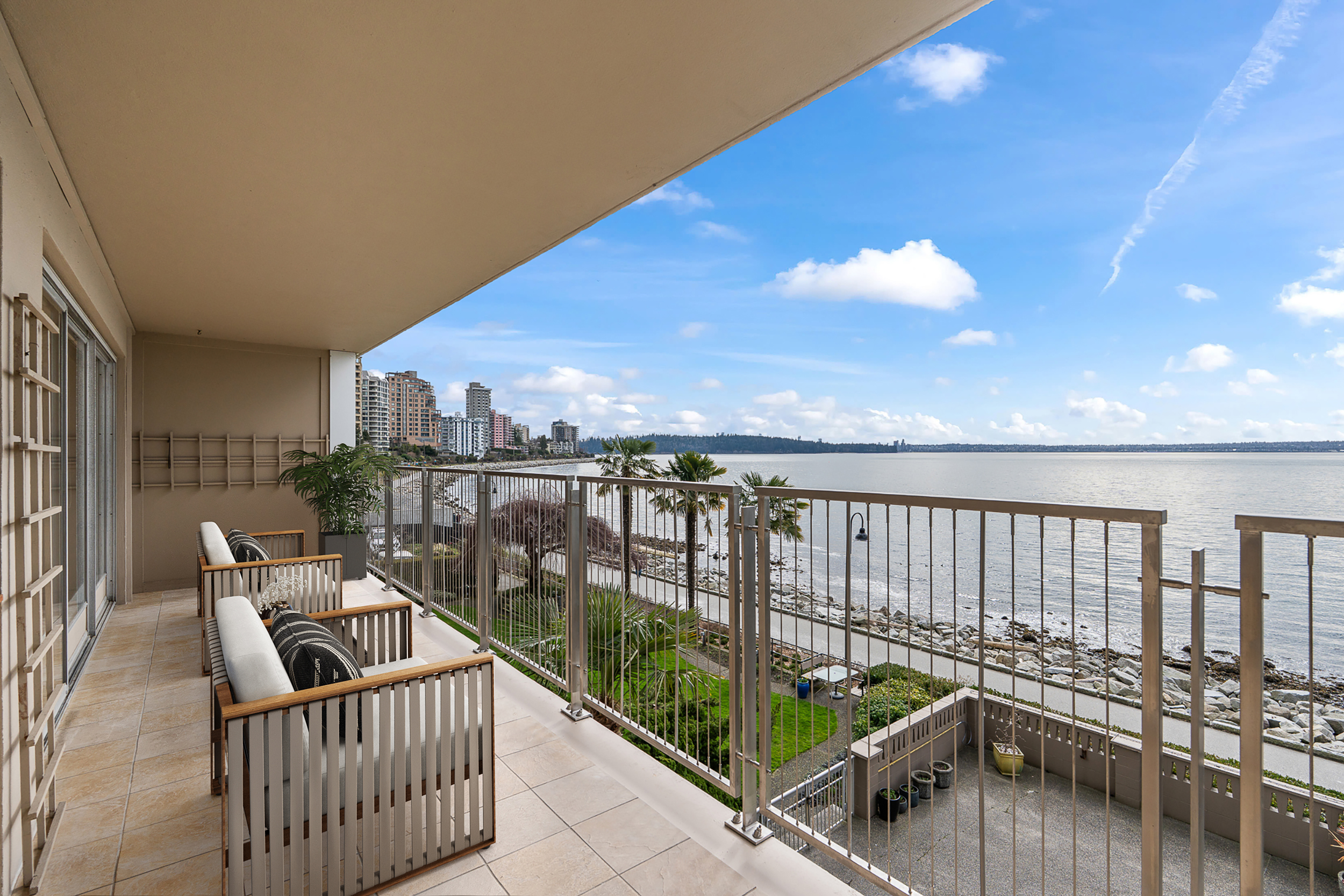 #203 – 150 24th Street